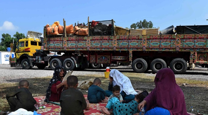 Pakistan deports over 800 Afghan refugees: Report