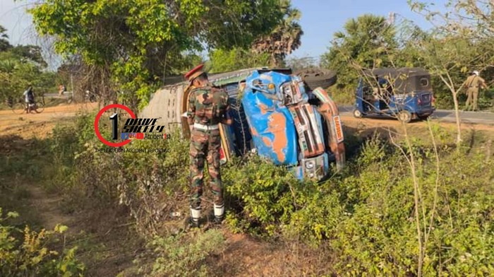 39 yr old Army soldier killed & 09 others injured in road accident
