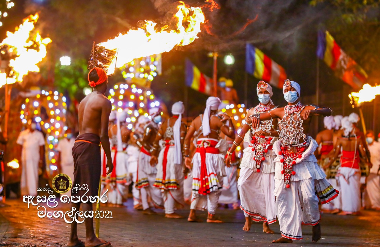 Kandy Esala Dalada Perahera _ Kandy Esala Perahera: Sr…
