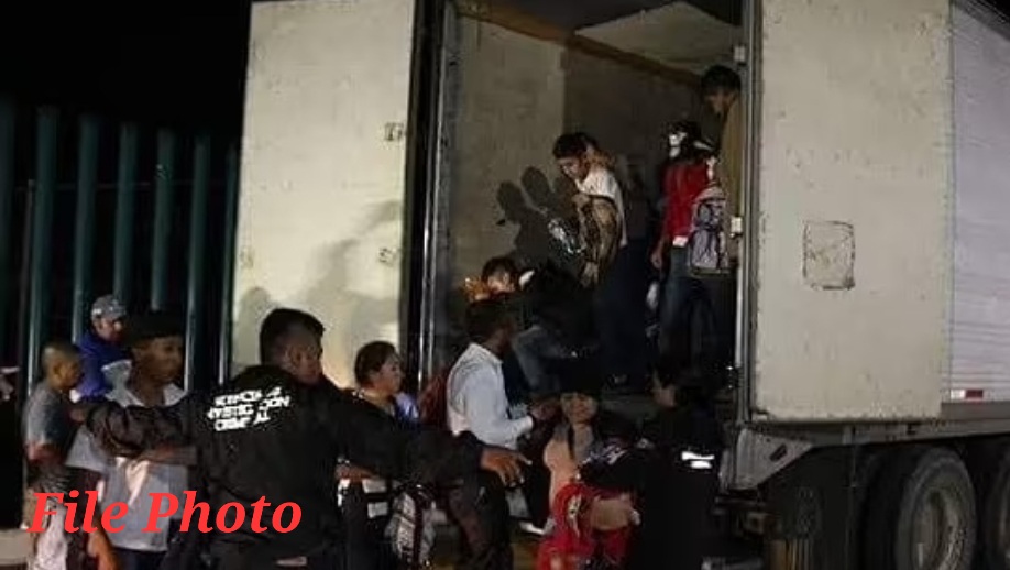 România: Sri Lankazi găsiți în camioane cu haine și bare metalice printre imigranții ilegali