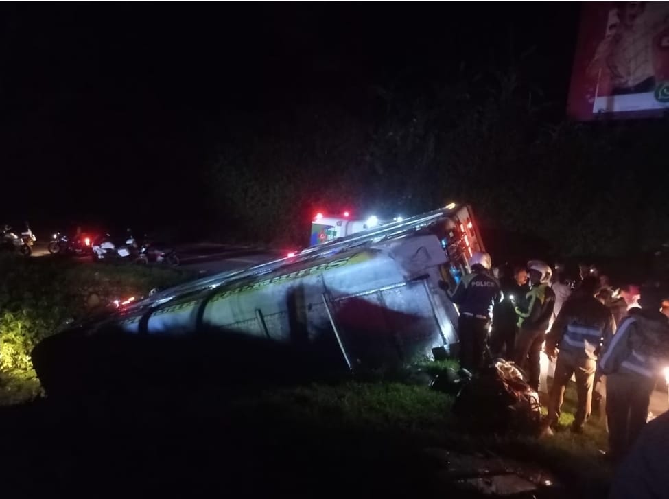 Private bus accident in Nuwara Eliya: 23 injured