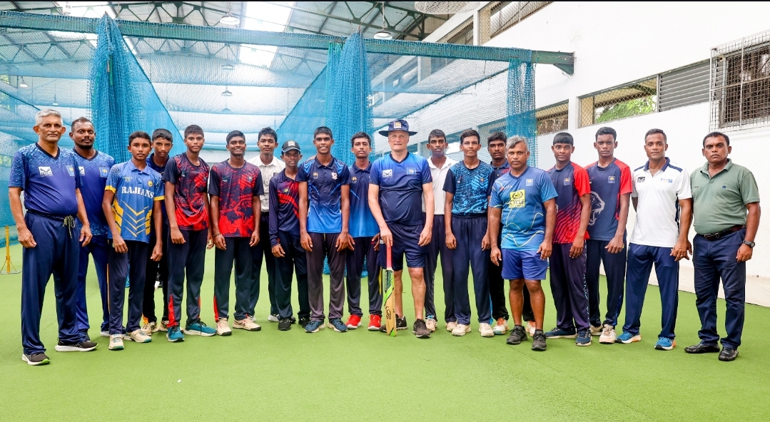 Former England U-19 Coach Tim Boon in SL for training stint