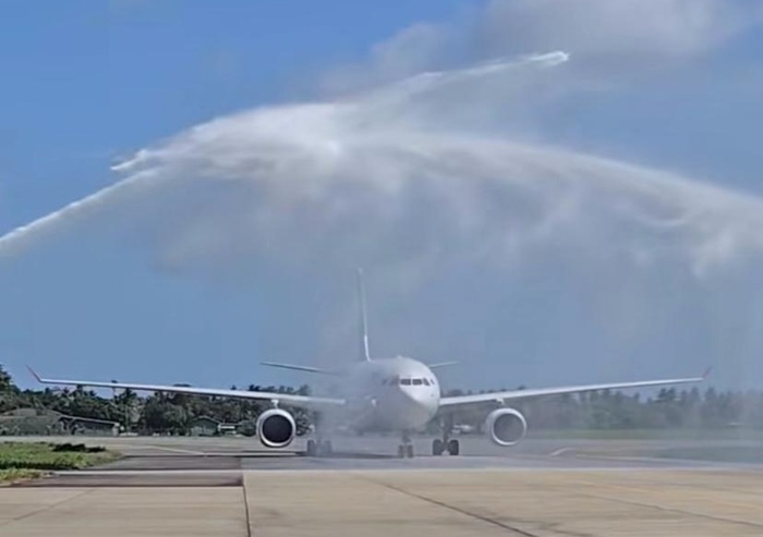 SriLankan’s newly acquired Airbus A330-200 arrives in Colombo