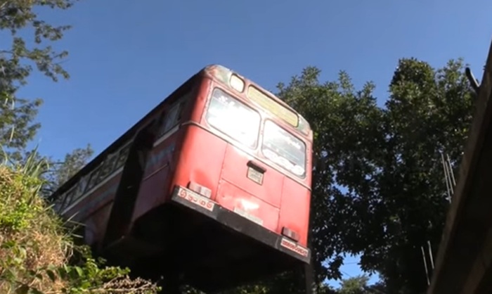Bus rolls backwards, major accident prevented (CCTV)