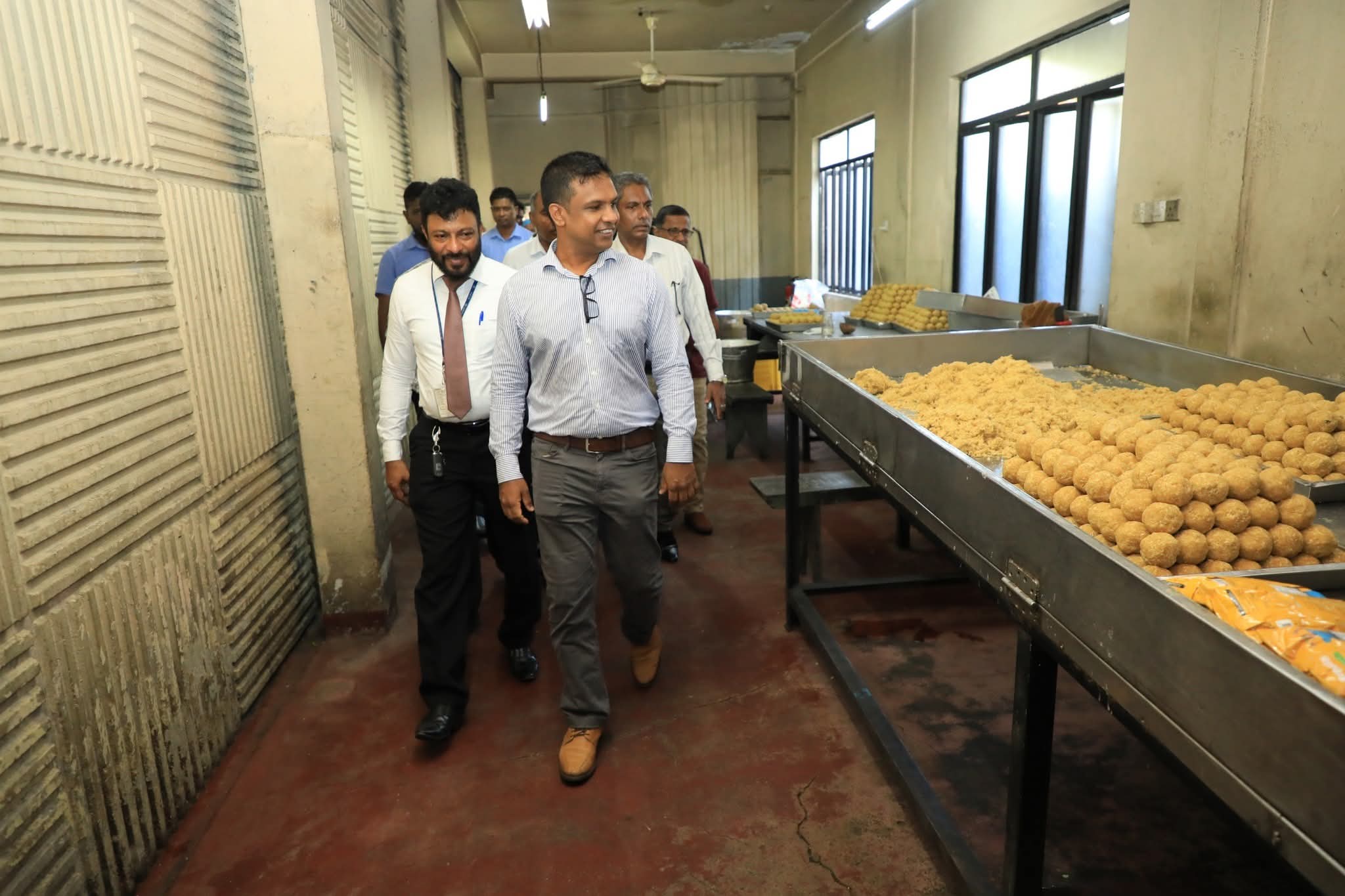 Deputy Minister inspects Colombo Port Canteen