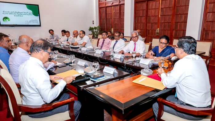 Govt to look into issues in the local Tea Industry