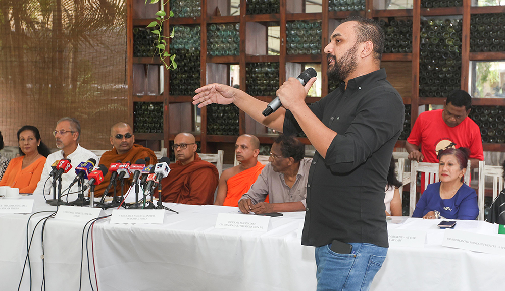 Chinthaka Sumanasinghe – Rescue Animals Sri Lanka , addressing the gathering
