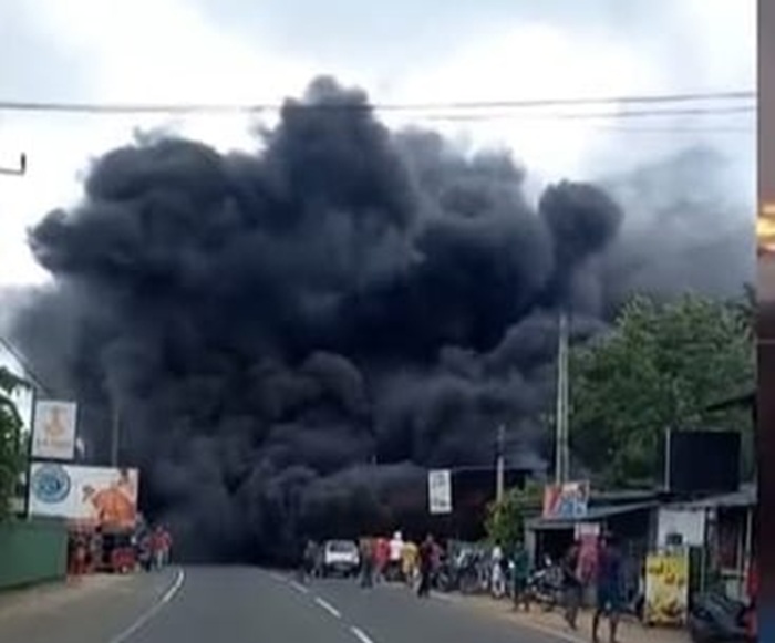 Fire breaks out at sticker manufacturing facility in Kurunegala
