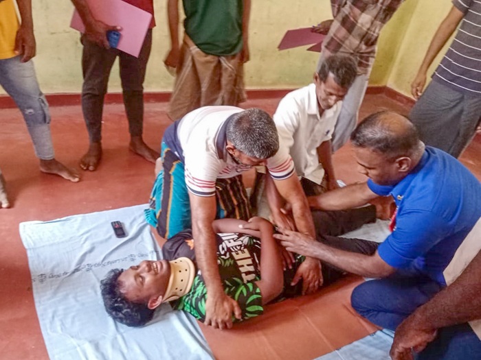 Navy conducts life-saving training for Trinco fishermen