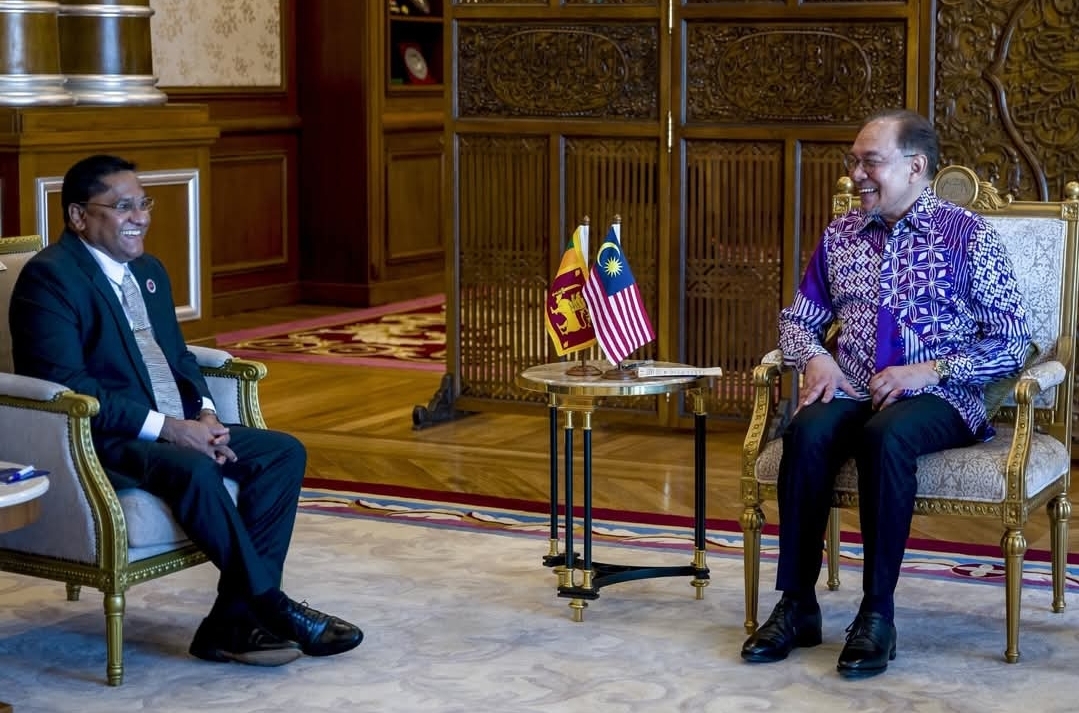 FM Vijitha meets Malaysian PM, seeks more Jobs for Sri Lankans