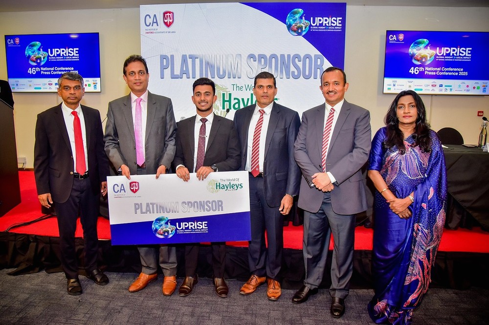 Hayleys PLC presenting the sponsorship cheque