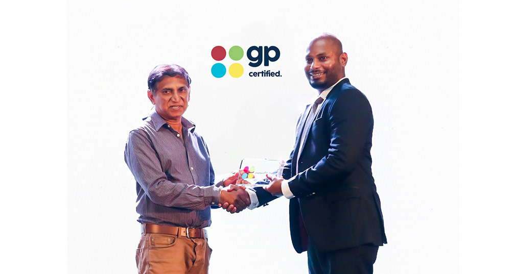 Mr. Sudarshan Ahangama, Director Finance & Investments, ICI, Mr. Chanuka Perera, CEO, Royal Plastics Company [Pvt] Ltd