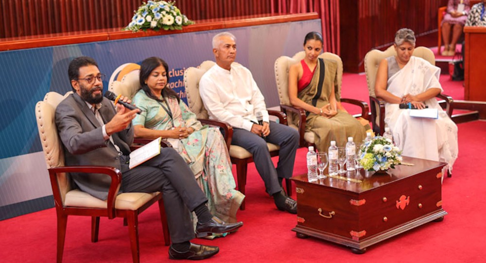 L to R: Prof. Saumya Liyanage – Former Dean at the University of the Visual & Performing Arts, Premila Paulraj – Director of Market Growth (South Asia) at Pearson, Sidath Wettimuny – Former Sri Lankan cricketer, Thaji Dias – Principal dancer and lead teacher at the Chitrasena Dance Company, And Thusitha Simon – Chief Operating Officer at Gateway Group