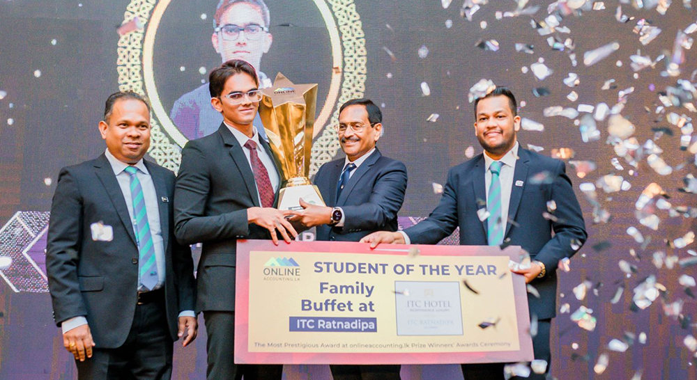 L to R: CA Past President Asite Talwatte, Gamith Thushara, Chairman at onlineaccounting.lk - Wasantha Nandasiri and CEO at onlineaccounting.lk - Hashan Waduge