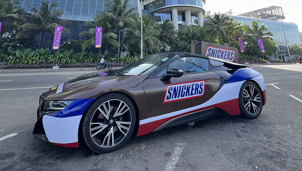 #SnickersOnWheels (Sports Car)