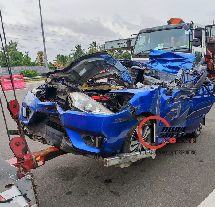 One person killed & 02 injured in Central Expressway accident