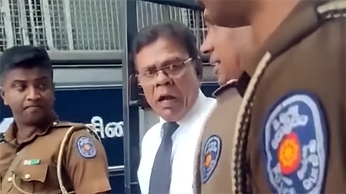 Lawyer Gunaratne Wanninayake arrives at Mt. Lavinia Court