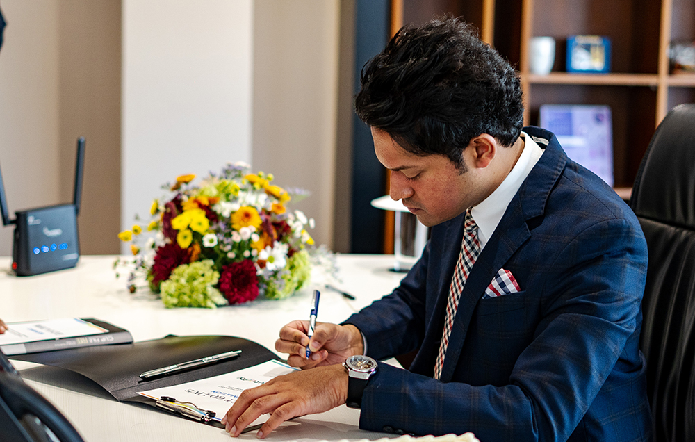 Mithila Wegapitiya, Chief Executive Officer of LAUGFS Power PLC and Executive Group Vice Chairman of LAUGFS Holdings Limited at the Signing Ceremony