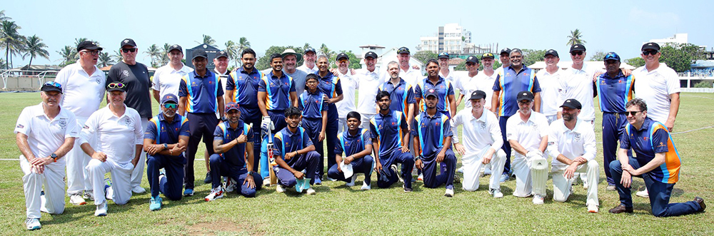 Group Picture of the two teams