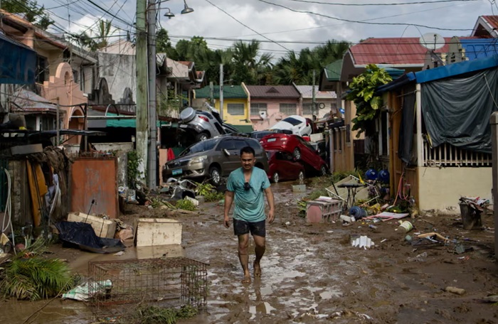 Typhoon Kalmaegi : Philippines declares state of emergency