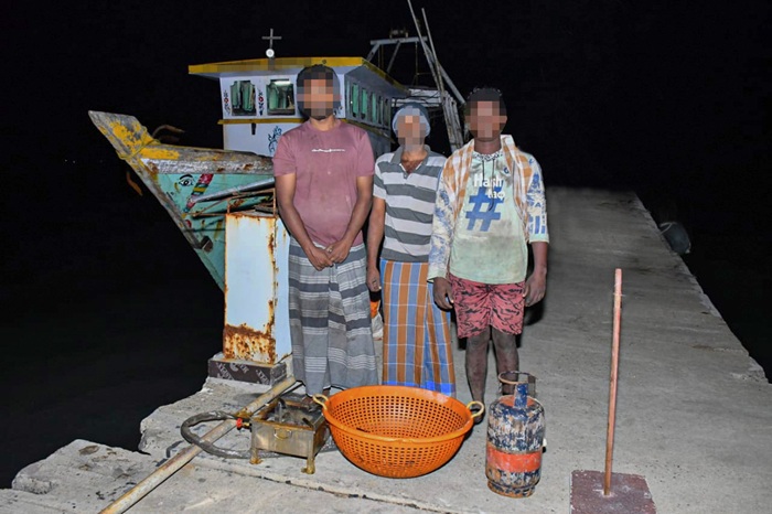 Navy seizes Indian fishing boat poaching in Northern waters