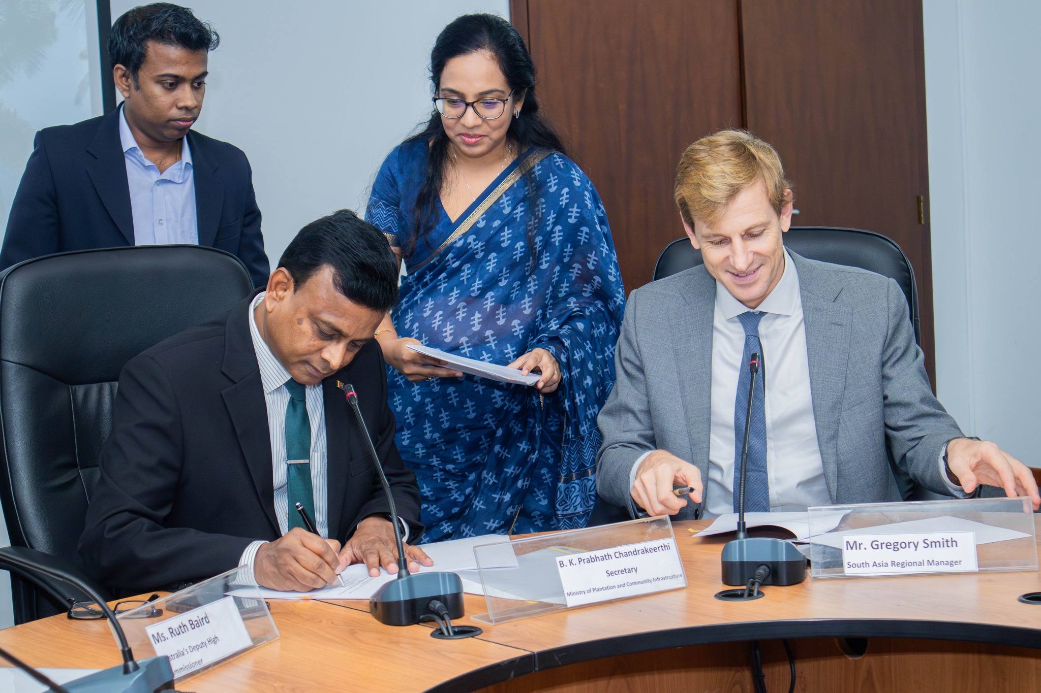 Sri Lanka signs IFC-Australia pact to boost the coconut industry and exports