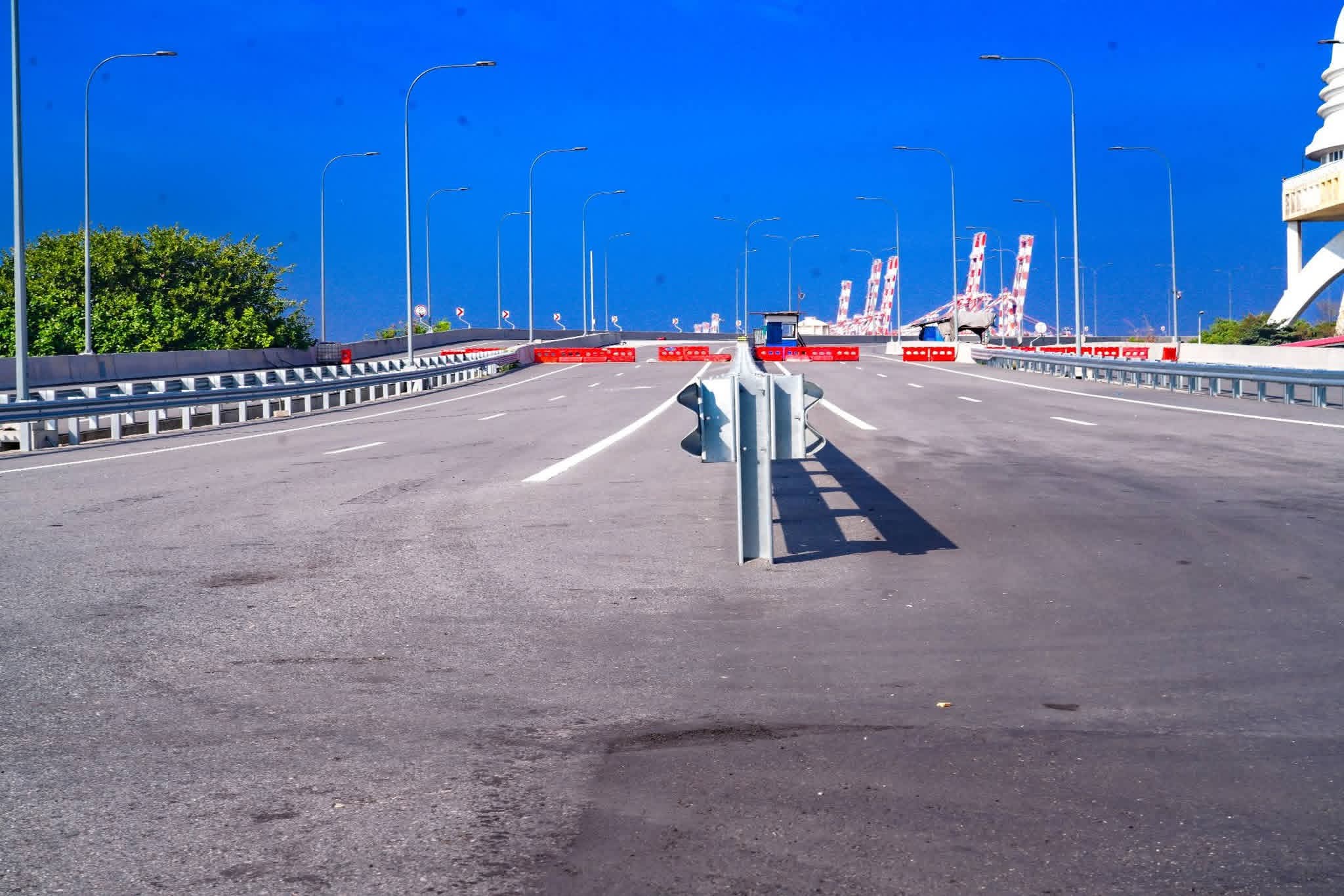 Colombo Port access road budget balloons by Rs. 40bn