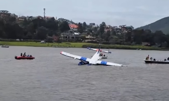 Seaplane crashes into Gregory Lake, pilots rescued (Video)