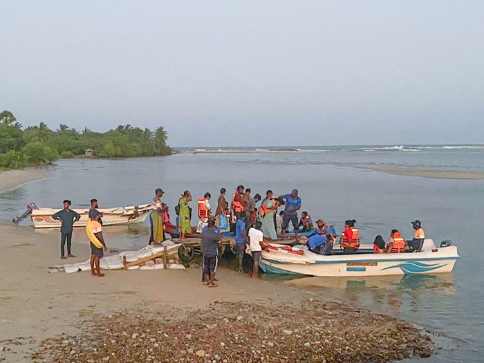 Nayaru Bridge restored, Navy suspends boat transport service