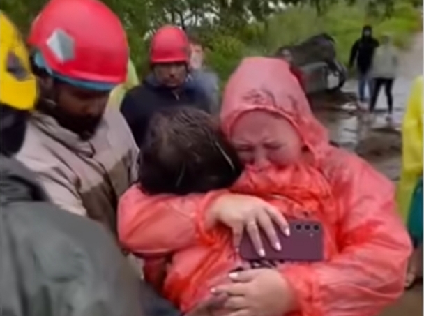 Dramatic rescue after tourist child falls at Ella