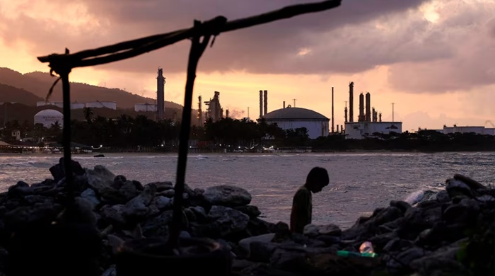 Donald Trump says US to take sanctioned Venezuelan oil to American ports