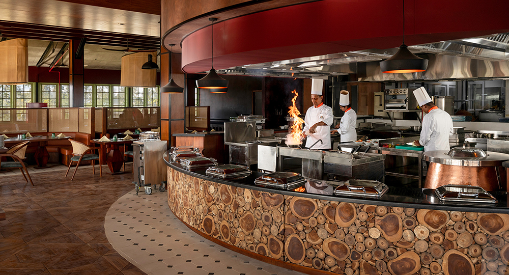 1903, the main restaurant of Newbburgh Ella, with an open kitchen