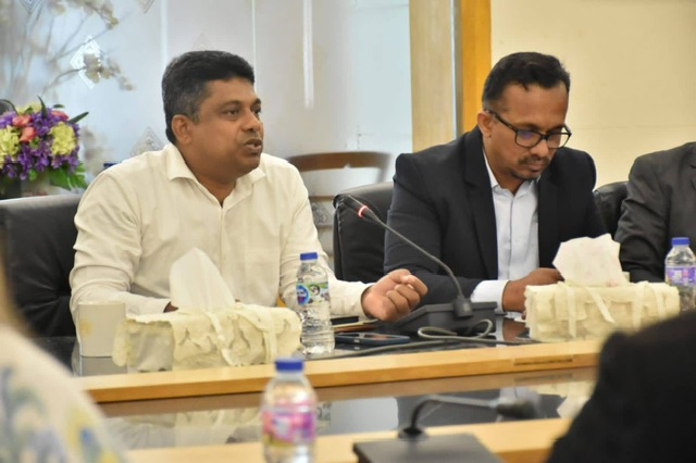 Minister Hadunneththi meets gem and jewellery representatives in Thailand