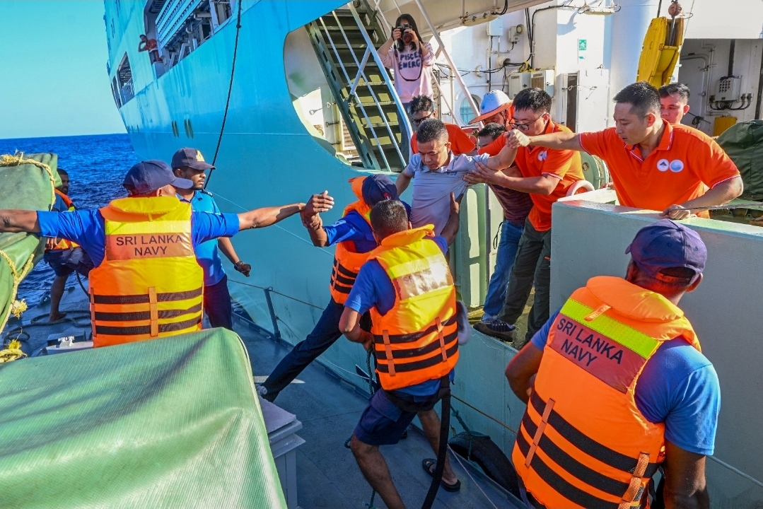 Emergency at sea: Sri Lanka Navy rescues Chinese ship crew member