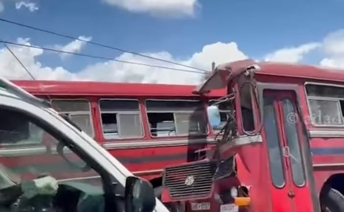 4 killed, 40 injured in Weerawila bus crash
