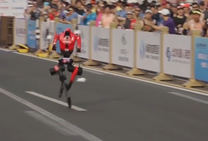 Watch : Humanoid robot breaks half-marathon world record in Beijing