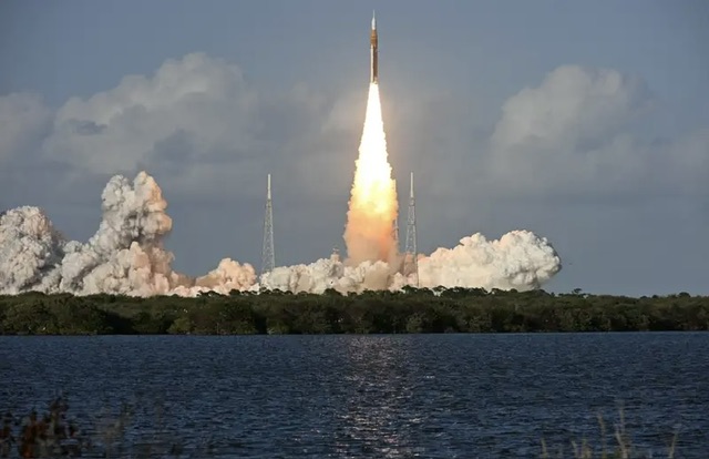 Historic Artemis II launch sends astronauts bound for the moon