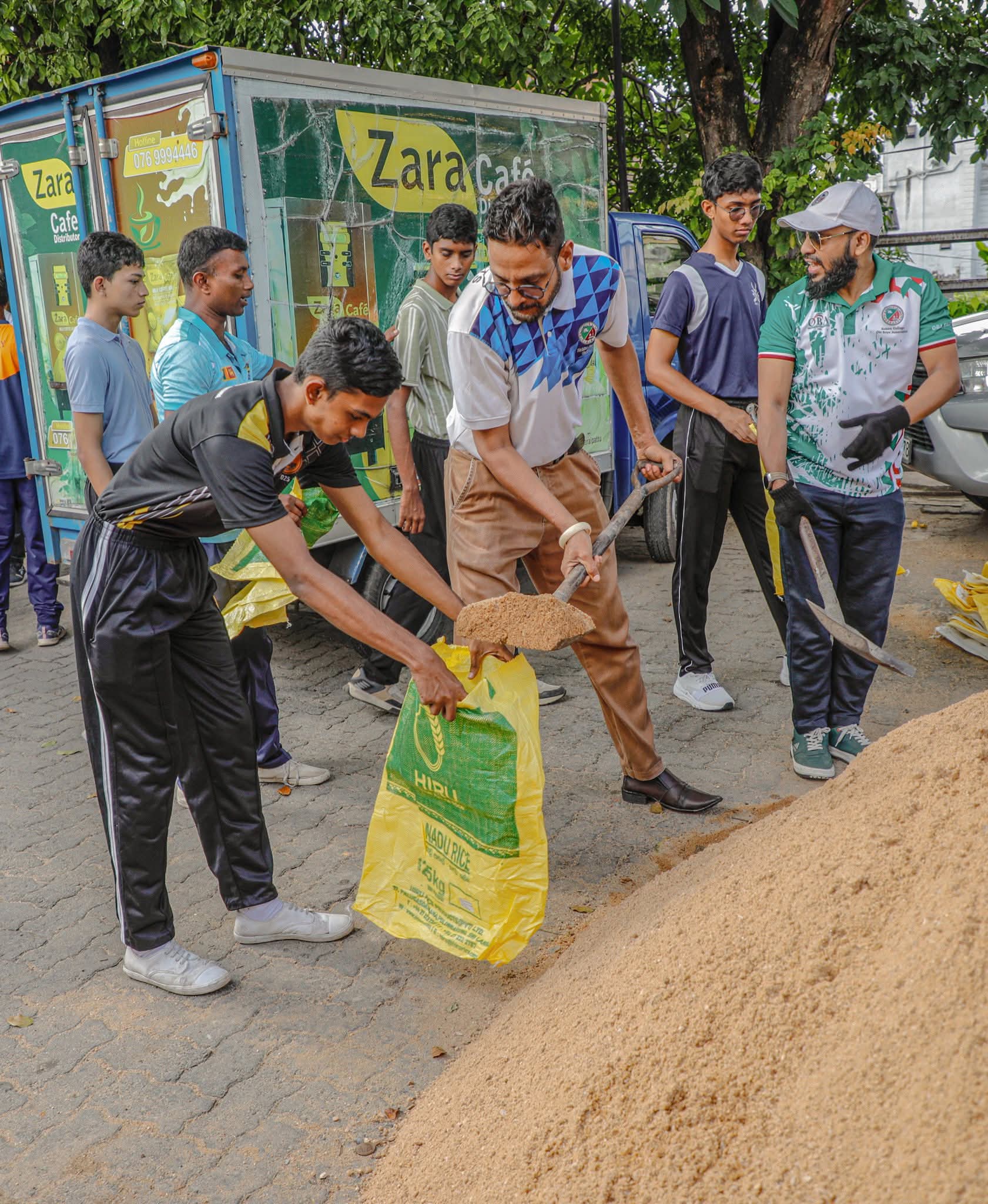 Ananda, Zahira, St. Joseph’s Students Join Clean Maradana Drive