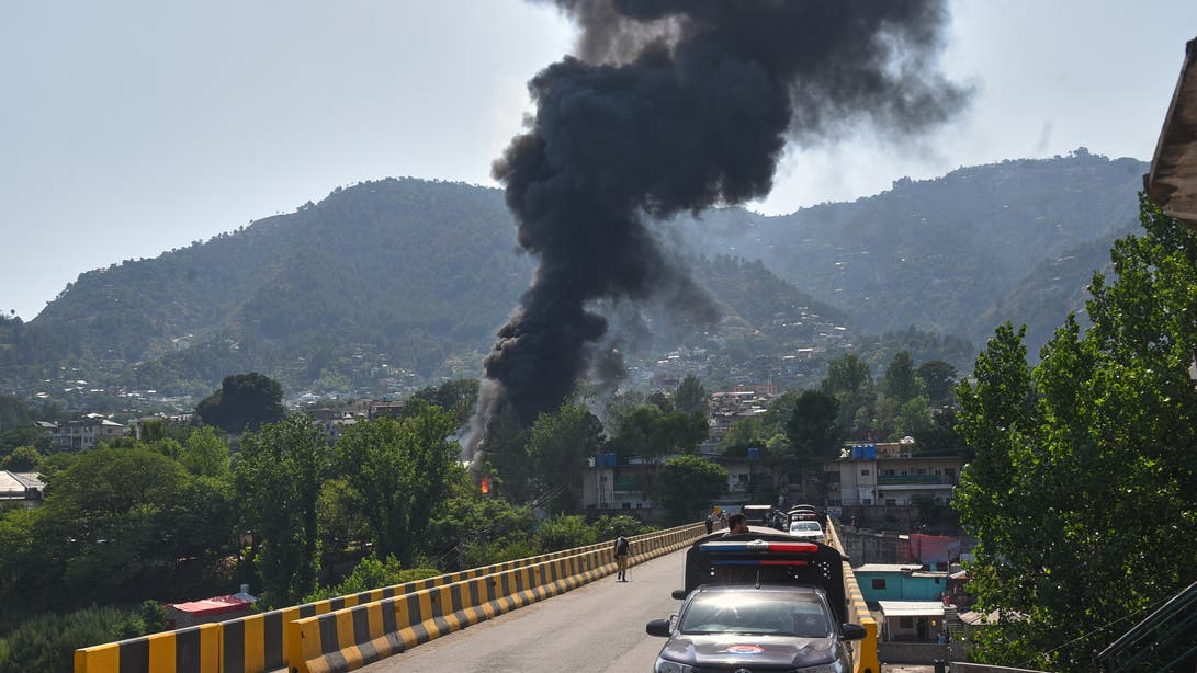 Pakistan army helicopter crashes in Kashmir
