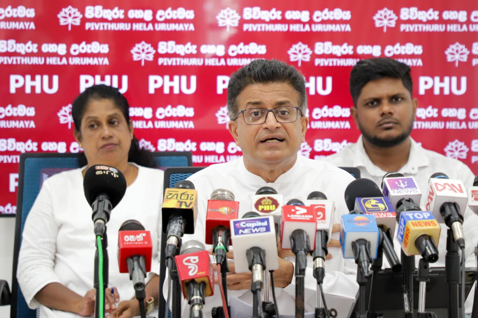 Gammanpila explains why Suresh Sallay should not hand over his passwords