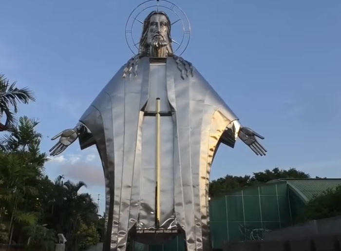 Sri Lanka’s largest statue of Christ blessed in Seeduwa ceremony
