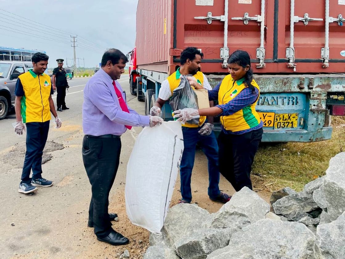 SCJ Volunteer Team Joins Community Cleaning Initiative in Navatkuly