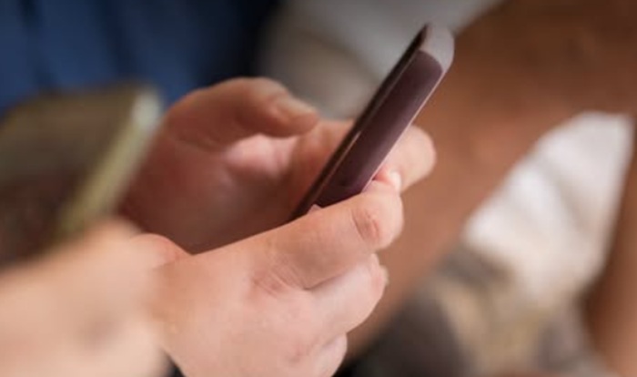 Australians may soon control social media algorithmic content