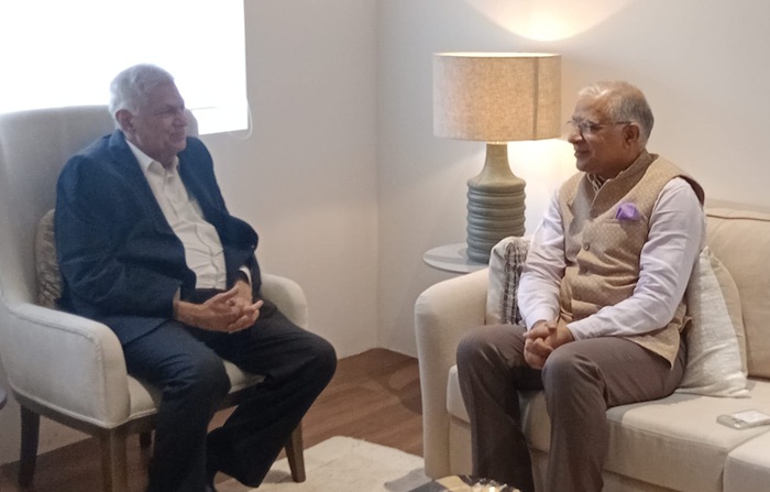 Indian High Commissioner meets former President Ranil