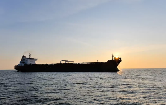20 Iranian oil tankers stranded off Sri Lanka amid US sanctions – WSJ