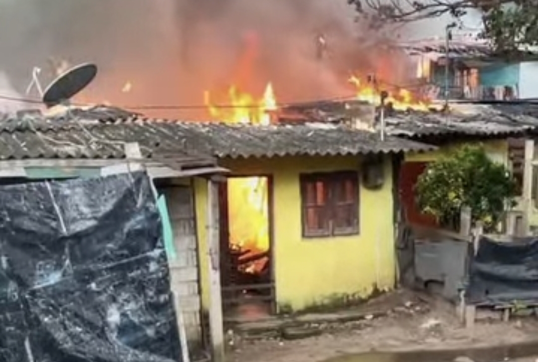 Fire engulfs around 25 houses in Grandpass, six fire engines deployed